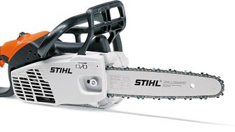 Nå lanserer STIHL en ny motorsag,  som er lett på flere måter