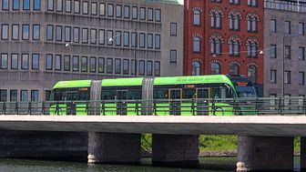 I Malmö stiger resandet i stadsbusstrafiken. En av de populäraste linjerna är linje 5 - också kallad MalmöExpressen