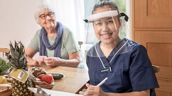 Satsningen på nya fasta tjänster i Kramfors äldreomsorg betyder mycket för både personal och omsorgstagare.