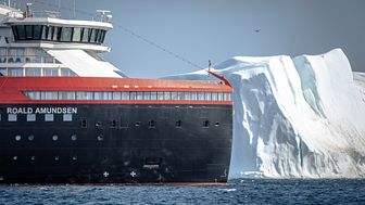 10__Antarctica DEC2021_MS Roald Amundsen_Photo Hurtigruten Expeditions_Oscar Farrera