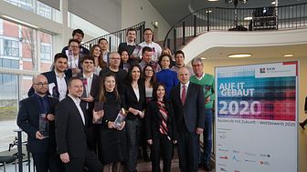 Die diesjährigen Preisträgerinnen und -träger des Wettbewerbs „Auf IT gebaut“. (Copyright: Ed. Züblin AG)