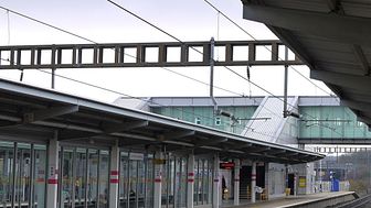 Network Rail begins lift replacement at Luton Airport Parkway station
