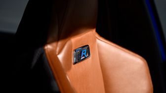 Peugeot 308 R HYbrid – ren körglädje i kompakt format