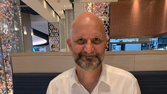 Sjømatutsending i Sørøst-Asia, Asbjørn Warvik Rørtveit, nyter norsk makrell på thailandsk restaurant