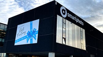 Smartphotos nya presentfabrik slog upp sina portar lagom till årets julhandel.