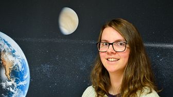Moa Persson från Skövde visar i sin doktorsavhandling att överraskande lite vatten har flytt till rymden från planeten Venus. Hon har analyserat data från IRF:s rymdinstrument ombord på ESA:s rymdsond Venus Express. Foto: Annelie Klint Nilsson, IRF.