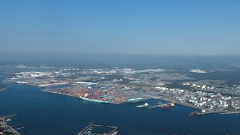 Göteborgs hamn är nordens störta hamn och kan snart komma att tillhandahålla vätgas producerad på hamnens egna område. Bild: Göteborgs Hamn AB.