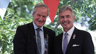 Norwegianin konsernijohtaja Bjørn Kjos ja Yhdysvaltain Norjan suurlähettiläs Kenneth J. Braithwaite