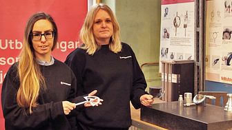 Camilla Ramzell och Åsa Eriksson är två av deltagarna i utbildningen för att få fler kvinnliga montörer