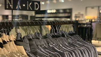 NA-KD öppnar Pop-up Outlet Store i Linden Köpcentrum