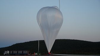 Klockan 22.00 den 16 augusti skickades en fransk stratosfärballong upp till drygt 30 kilometers höjd från Esrange med kameror från Institutet för rymdfysik (IRF) för studier av nattlysande moln. Experimentet blev lyckat. Foto: Peter Dalin, IRF