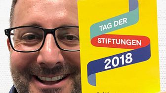 Der Erfinder und sein Hashtag. Carsten Frederik Buchert und #WasMachenStiftungen.