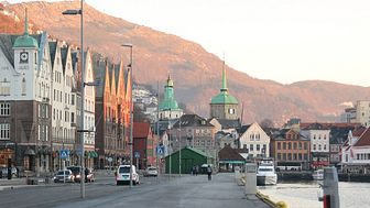 Domkirken och Korskirken sedda från Bryggen, Bergen