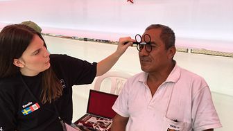 Optiker Utan Gränser siktar på insamlingsrekord – 100 000 glasögon till behövande ska samlas in till tionde resan