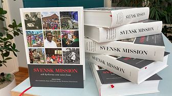 Med sina drygt 700 sidor och drygt 35 medverkande författare är detta ett unikt verk som fyller en lucka i kunskapen och dokumentationen av svenskt missionsarbete.