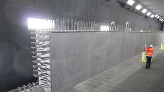 The revamped production hall of Züblin Stahlbau GmbH in Sande now makes it possible to blast and coat large bridge segments.