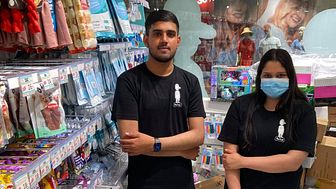 Nokhaiz (18) og Hiley (17) har hatt sommerjobb på  Normal Strømmen