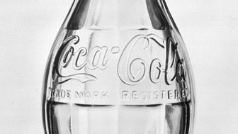 Coca-Cola-pullo 100 vuotta: miten ikoninen muoto syntyi 