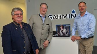 VfR-Vorsitzender Uwe Cygan, Bürger-meister Dietmar Gruchmann und Garmin Geschäftsführer Kai Tutschke (v.l.n.r.)