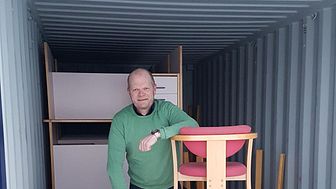 Boligsjef Vebjørn Jacobsen håper de gamle OL-møblene får et nytt hjem