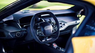 Ford GT – med 50 sensorer, 25 computere… og 2 kopholdere 