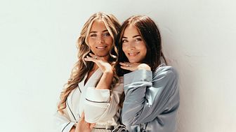 Systrarna Janni och Michaela Delér
