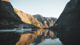 Fjordcruise i spektakulære omgivelser i Nærøyfjorden
