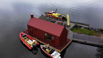 En av förra årets vinnare, Sjöräddningssällskapet Hjälmaren, fick hjälp med att rusta upp en husbåt till en mobil station.