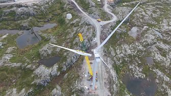 Montering av siste turbin i Storheia vindpark, bilde 3