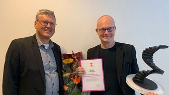 Magnus Dagerhem, orkesterchef och Fredrik Österling, konserthuschef, vid prisutdelningen av "Årets nytänk". 