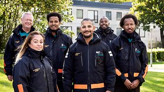 Poseidons trygghetsvärdar finns sedan 2018 i Hjällbo och Lövgärdet. På bilden syns från vänster Stefan, Ebru, Faisal, Christian, Abdirsac och Ahmed.