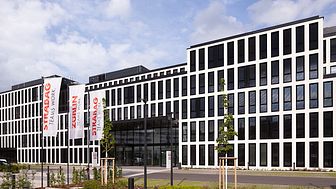 Die STRABAG AG weiht heute an ihrem Firmensitz in Köln-Deutz ihr neues Konzernhaus ein, in dem seit Dezember 2018 rd. 700 Beschäftigte der STRABAG-Gruppe ihren Arbeitsplatz haben.