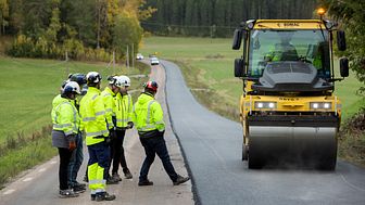 Svevias teststräcka - Utläggning asfaltmassa med inblandning av lignin som bindemedel - press - Foto - Markus Marcetic.jpg