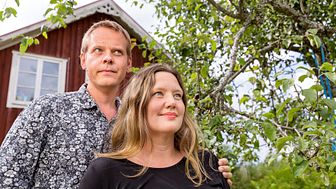 Högskolan i Skövdes nya hedersdoktorer, Ola Rosling och Anna Rosling Rönnlund. Foto: Jann Lipka