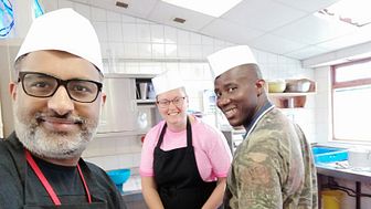 Thameslink colleagues get busy in NOAH's kitchen in Luton