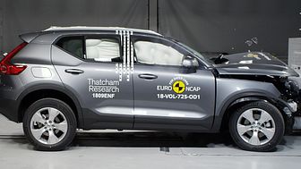 Volvo XC40 frontal offset impact test at Thatcham Research - 2018