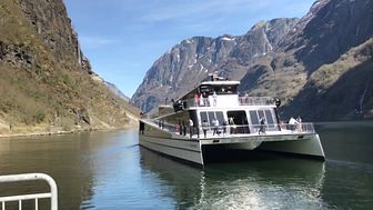 Her set verdas fyrste heilelektriske fartøy avgårde - gjennom ein av verdas vakraste og skjøraste fjordar. 
