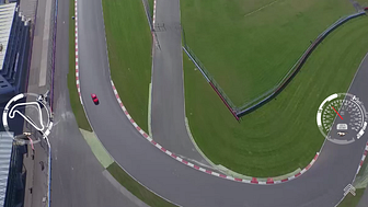 Sett deg bak rattet på nye Ford Mustang V8 på Silverstone racerbanen i en fantastisk interaktiv video