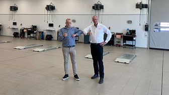Erik Harrysson servicemarknadschef på Bilmånsson tillsammans med Würths specialistsäljare Magnus Persson.