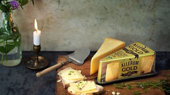 ”Allerum Gold”, en ost av lyxkaraktär ystad på svensk mjölk med en smakintensiv nötig karaktär med en lång och fyllig eftersmak av sött brynt smör.