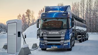 Wibax kører med elektrisk Scania til 64-tons vogntog