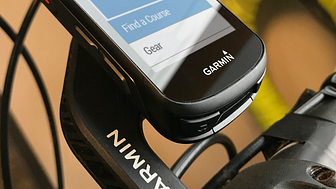 Im Rahmen des Sponsorships werden Profi-Teams mit Garmin-Produkten – wie dem Edge 530 – ausgestattet.
