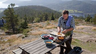 Hösten 2015 var stjärnkocken Tareq Taylor i Höga Kusten och gav massor av inspiration till matlagning utomhus.