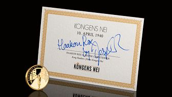 Verdens første minnemedalje i rettferdig "Fairmined" gull, sertifikat signert av skuespiller Jesper Christensen, Alias Haakon VII Rex