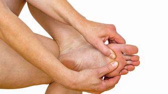Ein Muss für Diabetiker: die tägliche Fußinspektion. Bild: Edler von Rabenstein | fotolia
