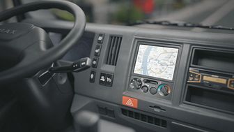 Die serienmäßige Telematik im BAX 7.5 informiert den Fahrer, Disponent und Einsatzleiter in Echtzeit über alle relevanten Fahrzeugzustände.