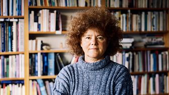 Joanna Rose, vetenskapsjournalist och författare, är en av årets hedersdoktorer vid Stockholms universitet. Foto: Kuba Rose