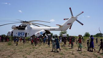 An Mi-26 helicopter delivers four tons of relief aid in South Sudan earlier this year. (All photos by Peter Martell / UNICEF)