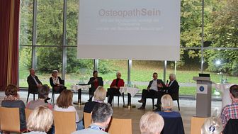 Beruf des Osteopathen dringend anerkennen / 200 Osteopathen aus ganz Deutschland beim 18. Kongress in Bad Nauheim