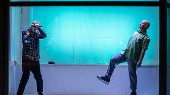 Norrdans dansare Jesse Swarts och Jonathan Starr från Windows i december 2019. Foto: Andreas Näsholm.